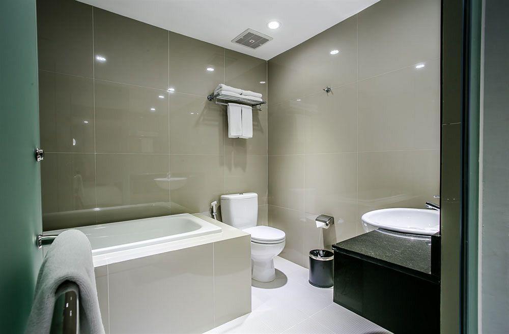 G Suites Hotel By Amithya Surabaya Exterior foto